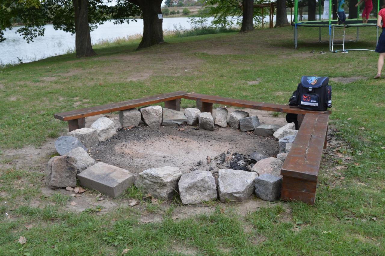 Seberak - Ubytovani V Chatickach A V Luxusnich Stanech Prag Exteriör bild