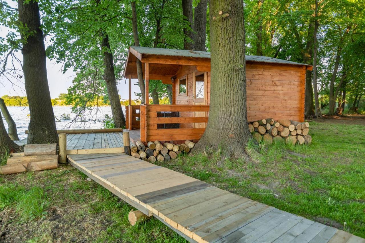 Seberak - Ubytovani V Chatickach A V Luxusnich Stanech Prag Exteriör bild